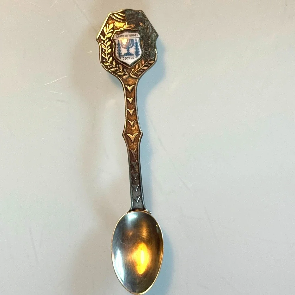 Vintage Souvenir Spoons Sweden Norway Arctic‎ Circle Israel London St Maarten